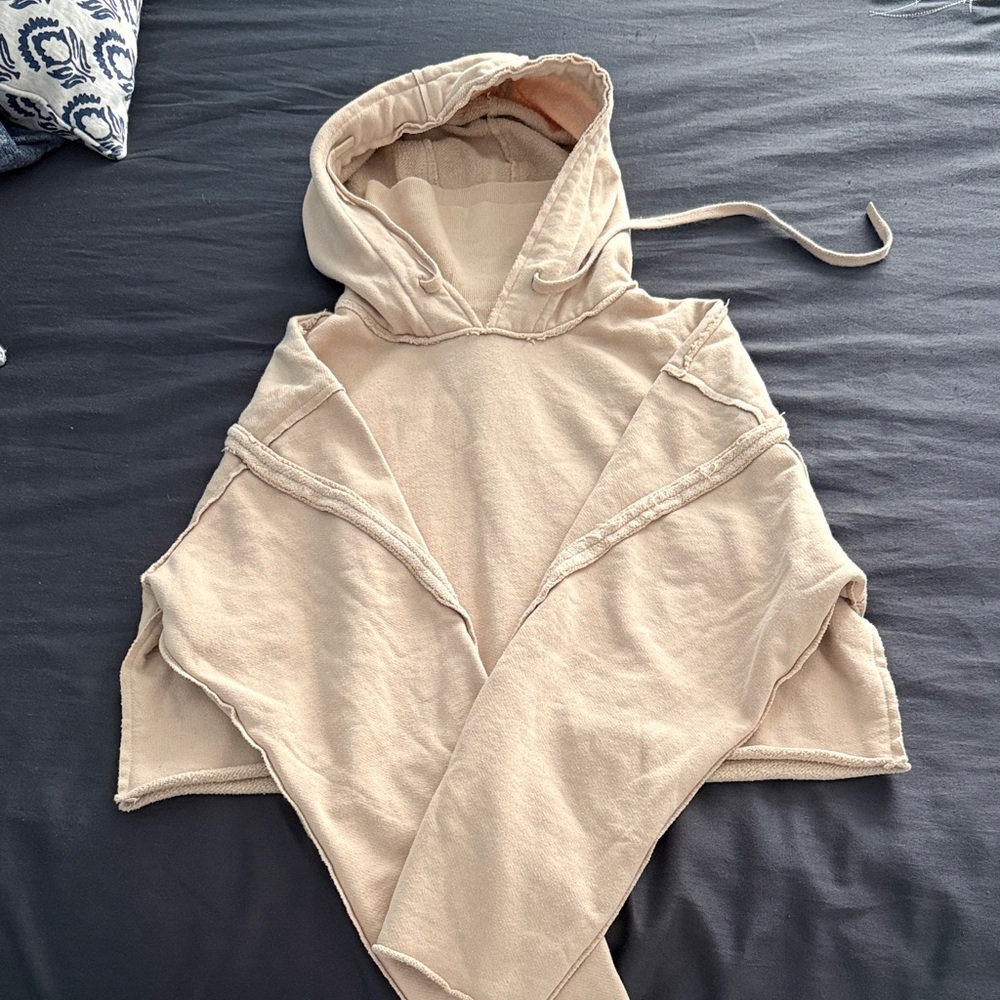 ALO Yoga Cream Women's Cropped Hoodie with Turtleneck